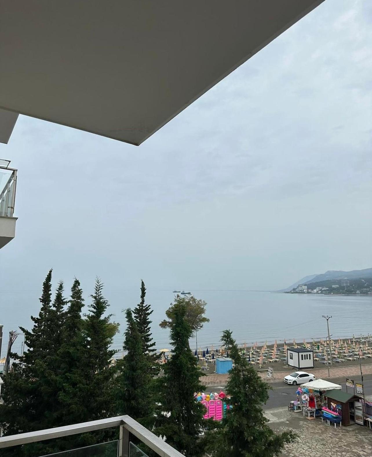 Deluxe Apartments With Balcony Shengjin Exterior photo